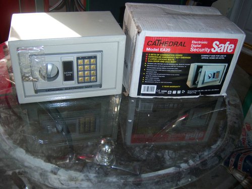 Cathedral EA20 Digital Safe Cathedral EA20 Digital Safe