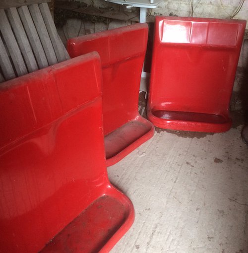 Double fire extinguisher stands for events