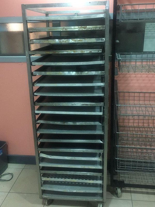 Bakery Trolley/Cooling Racks Comes With And Holds 20 Trays. On Wheels