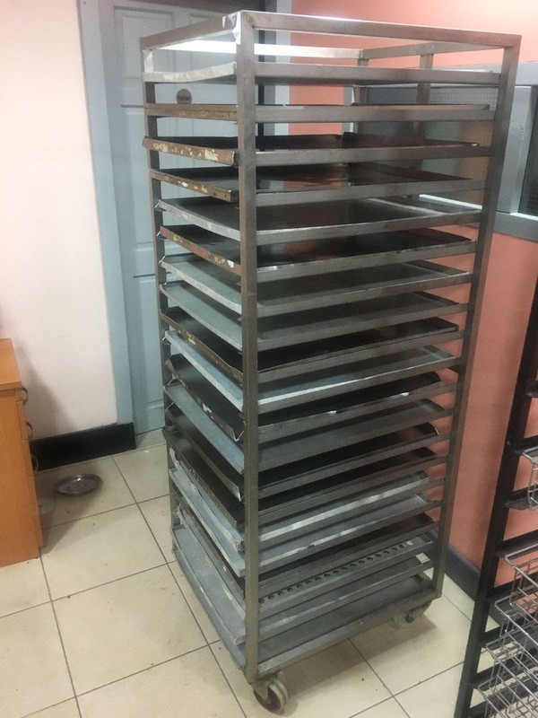 Bakery Trolley/Cooling Racks Comes With And Holds 20 Trays. On Wheels