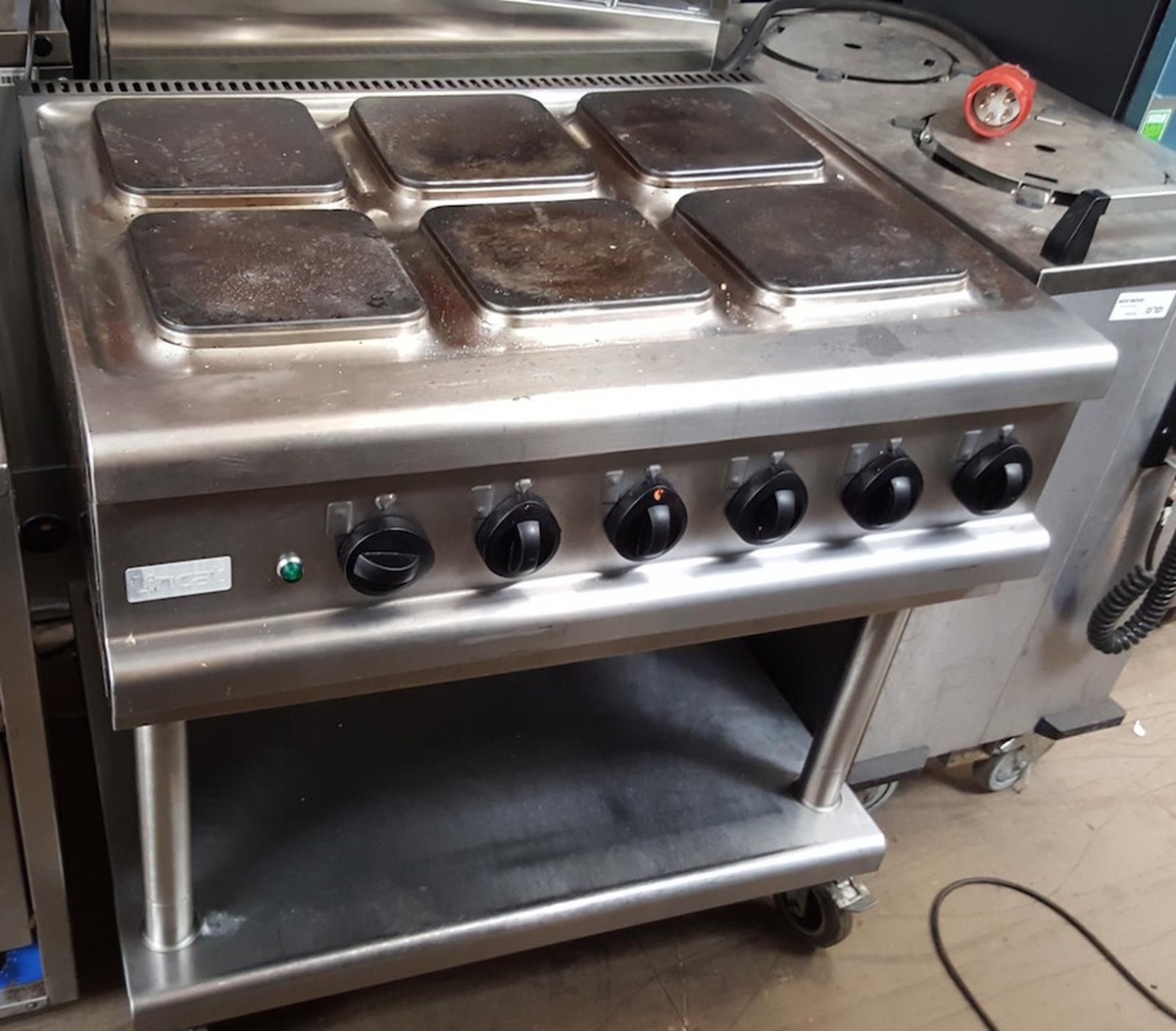 Secondhand Catering Equipment | Hot Plates and Hobs | Lincat 0E7011 6 ...