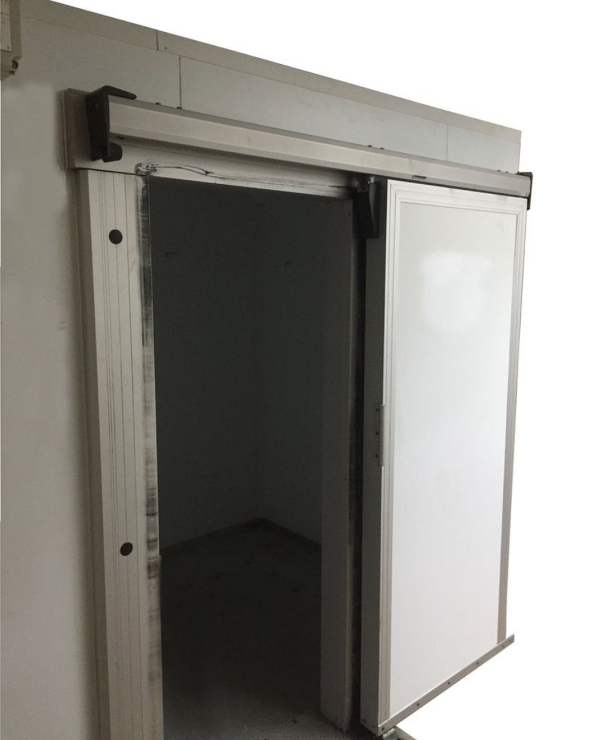 Secondhand Catering Equipment Walk in Fridges and Freezers 2.9 x 1