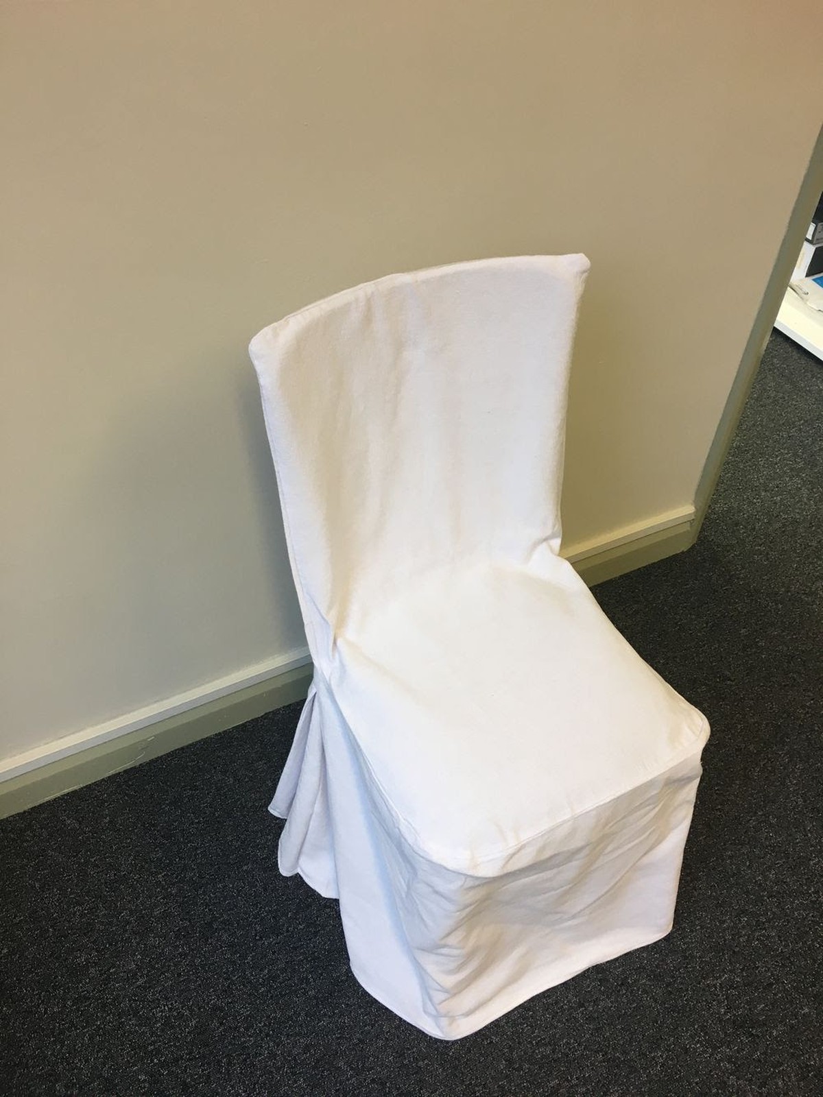 Secondhand Catering Equipment Table Linen and Decor 740x White