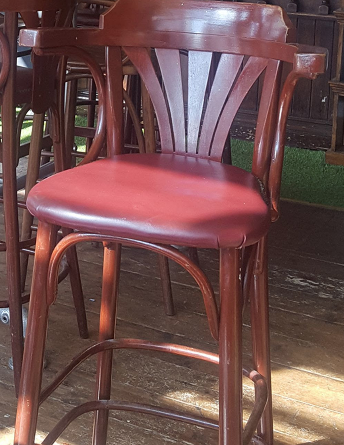 Secondhand Chairs and Tables | Pub and Bar Furniture | 6x Bentwood