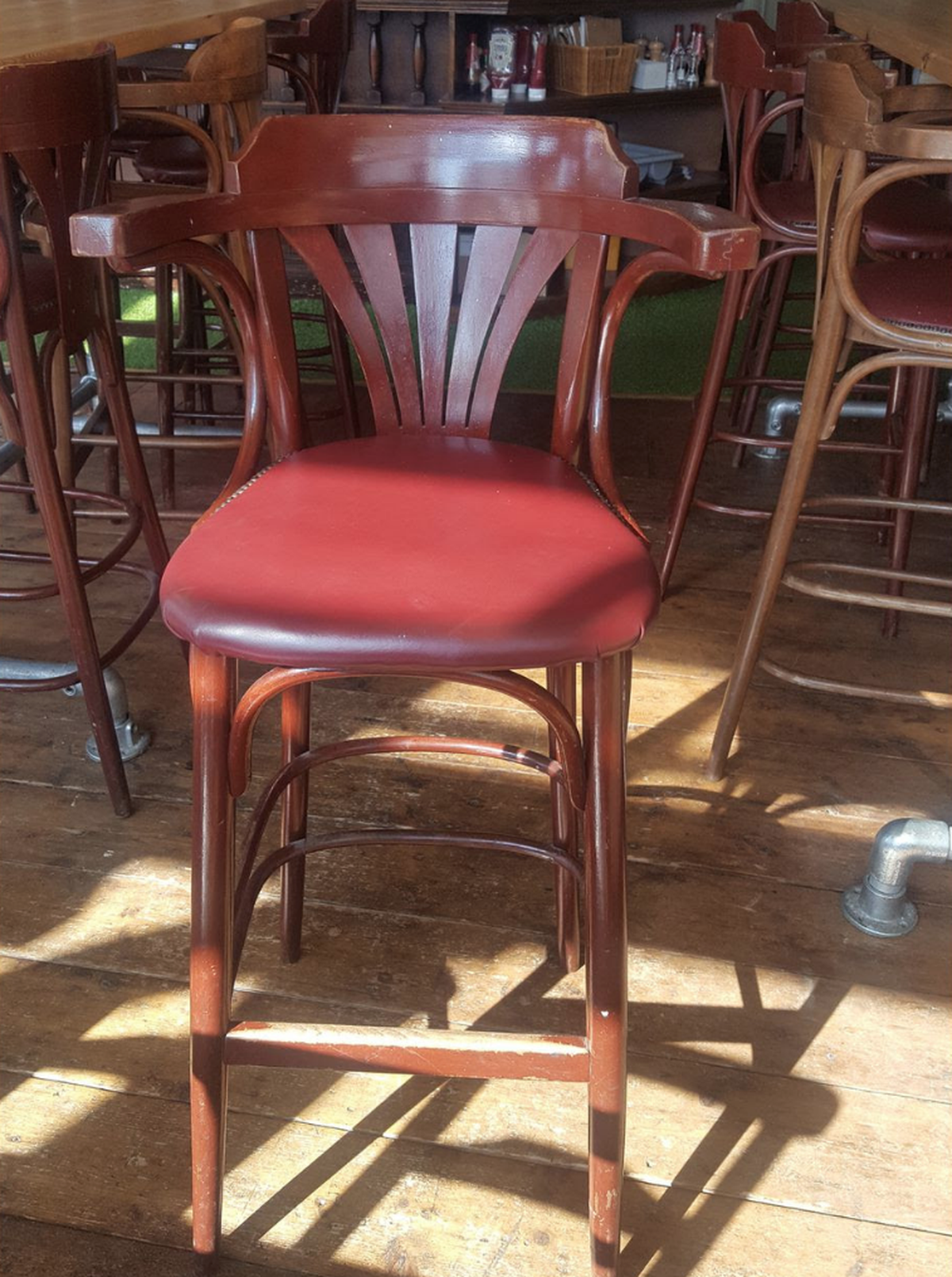 Secondhand Chairs and Tables | Pub and Bar Furniture | 6x Bentwood