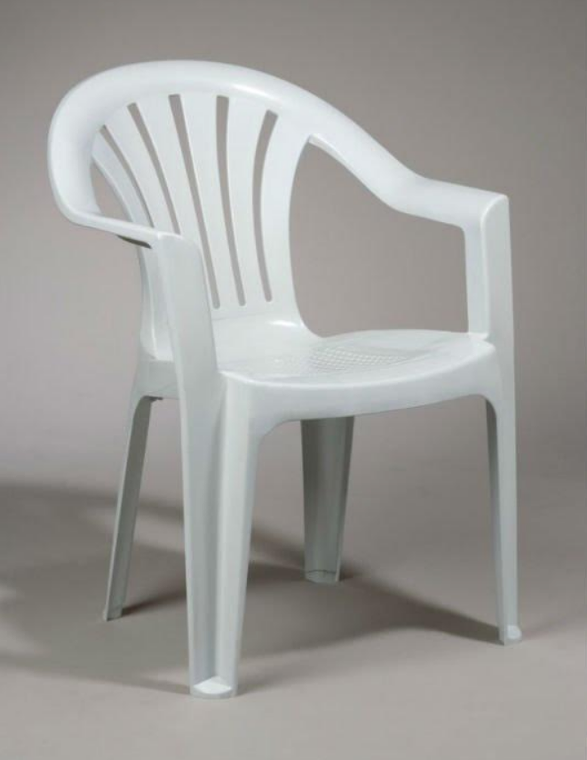 Secondhand Chairs and Tables | Outdoor Furniture | 150x White Plastic