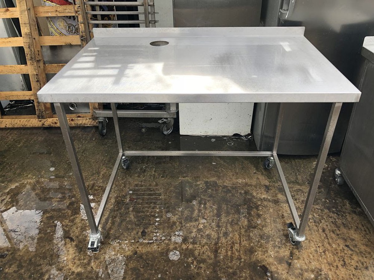 Secondhand Catering Equipment Stainless steel tables (1.01m to 2m