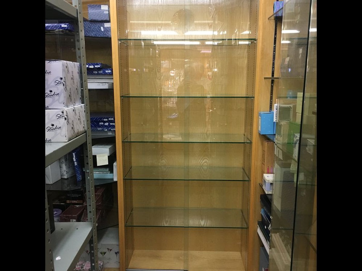 Secondhand Shop Equipment Shop Display Cases 13x Glass And