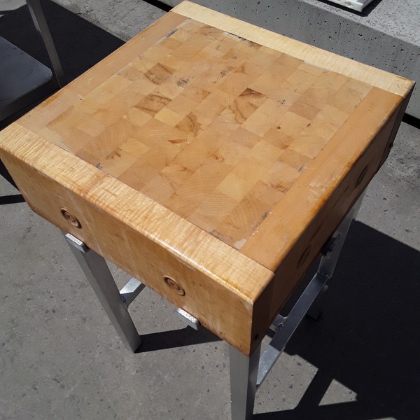 Used Freestanding Wooden Butchers Chopping Board Block (6761)