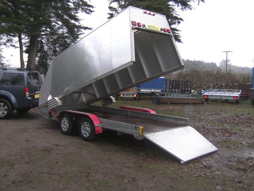 Unique 14 X 5-6 Twin Axle Alloy Box Trailer 2600Kg Braked Ramptail Unique 14 X 5-6 Twin Axle Alloy Box Trailer 2600Kg Braked Ramptail