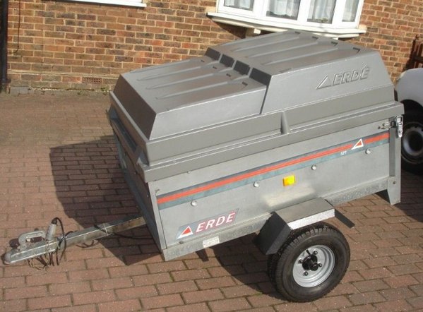 Erde 121 tipping trailer with hard cover