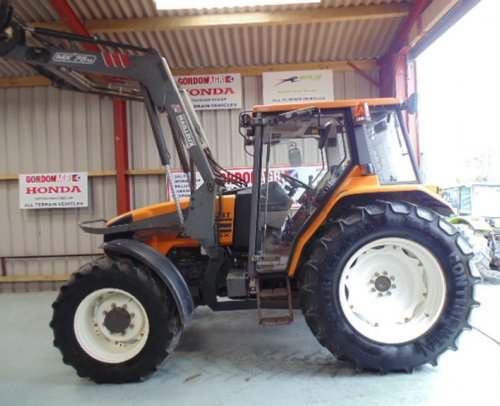 Renault 335 Ceres 4WD, 2002, c/w Mailleux loader