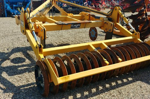 Knight 2 Leg Mole Plough