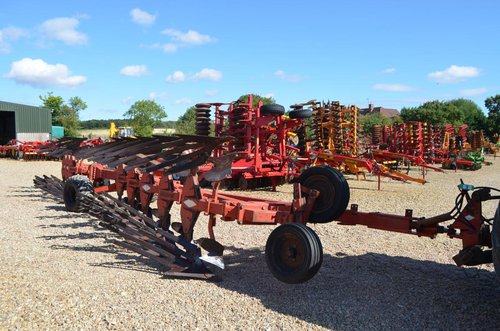 KUHN HUARD 8F WAGON PLOUGH KUHN HUARD 8F WAGON PLOUGH