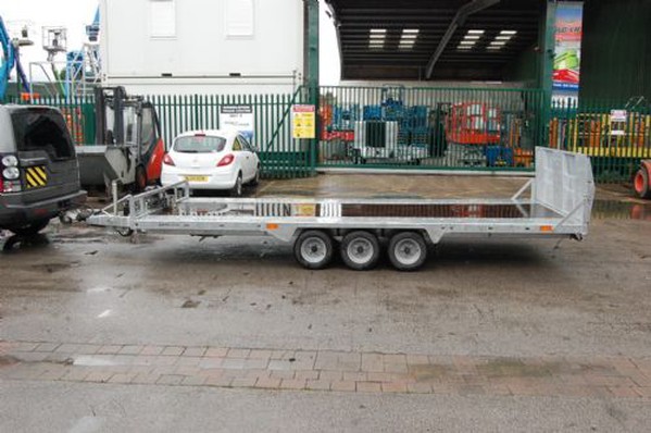 Bateson PT56 trailer with hinged ramp