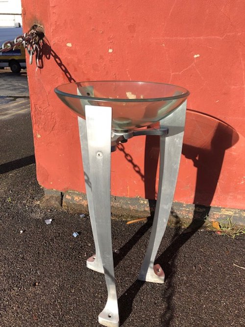 Glass Sinks with Stainless Steel Base Glass Sinks with Stainless Steel Base