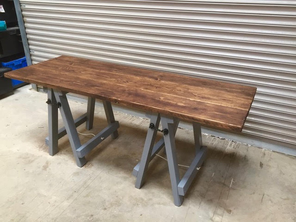 An Expanding Wooden Table