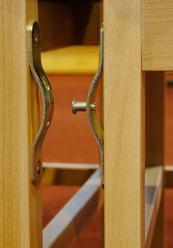 Chairs keyhole link