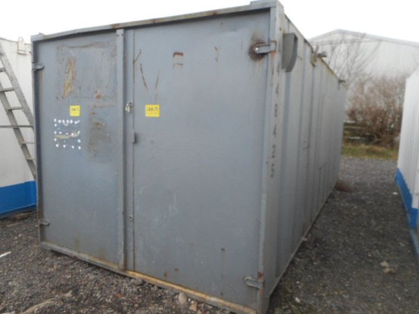 21' x 9' anti vandal store shipping container