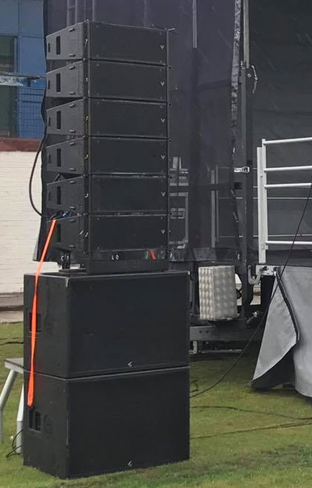 line array system