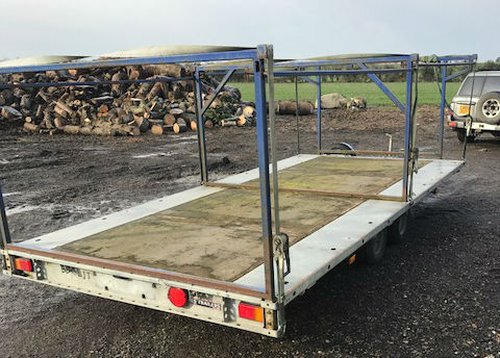 Toilet transport trailer Toilet transport trailer