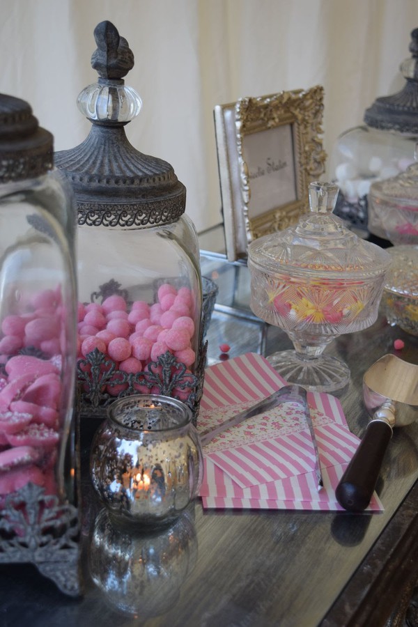 Vintage wedding props