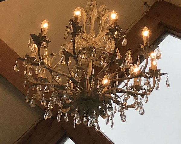 Chandeliers Crystal with lief design