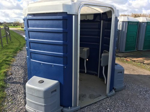 Used 5 Bay Urinal Used 5 Bay Urinal