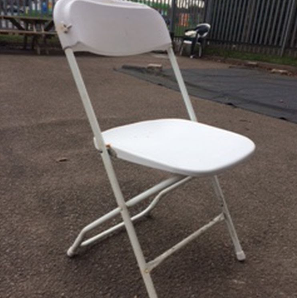 Secondhand Chairs and Tables Folding Chairs 480x White Plastic