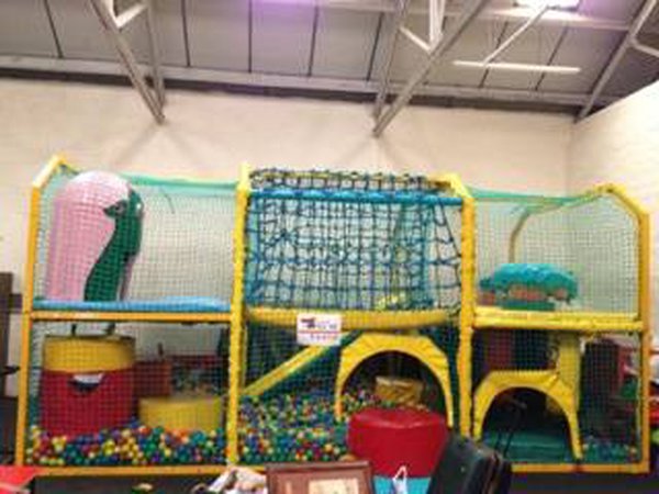 Large Children's Play Centre and Ball Pool