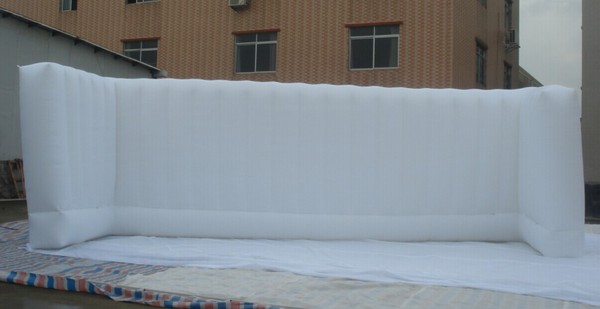 White U shaped inflatable wall