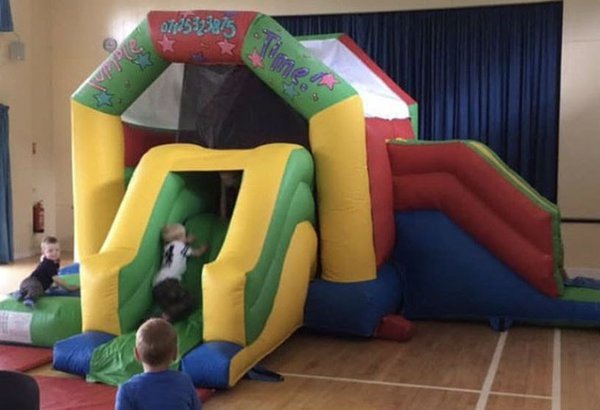 Bouncy Castle With 2 Slides