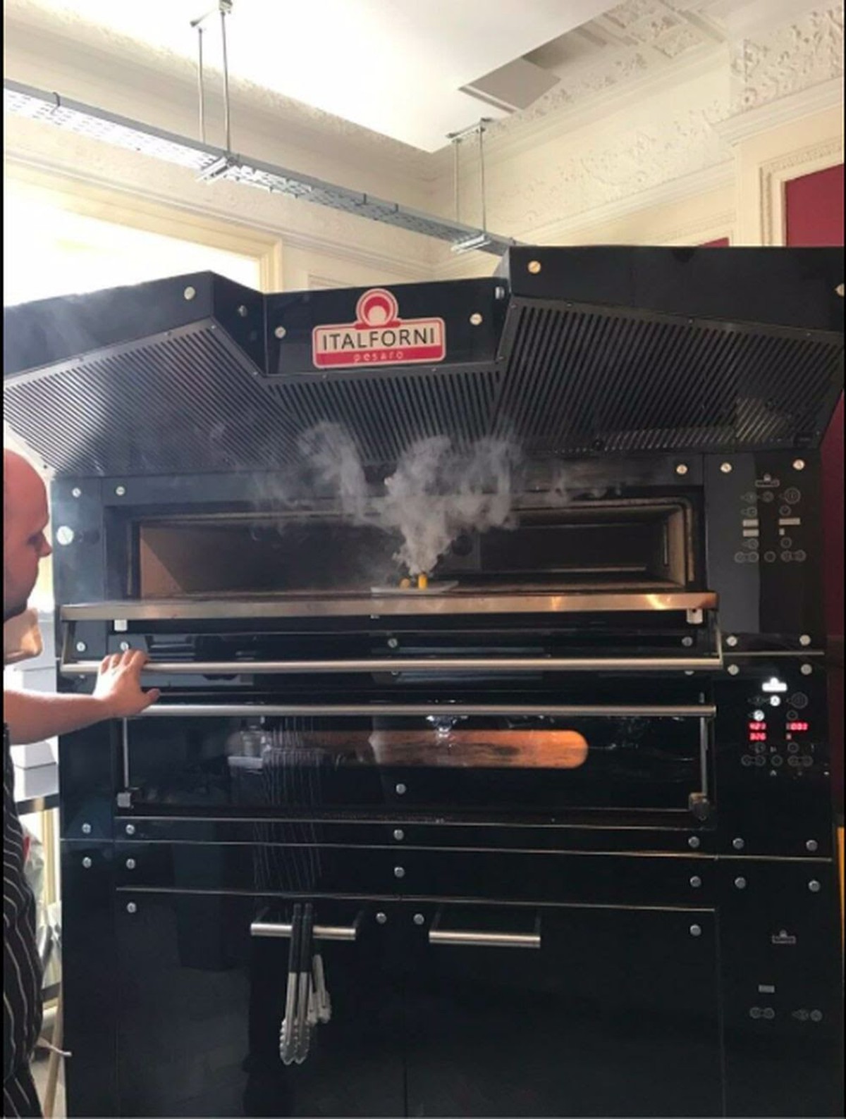 Secondhand Catering Equipment Pizza Ovens and Pasta Equipment