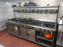 Very large gas cooker