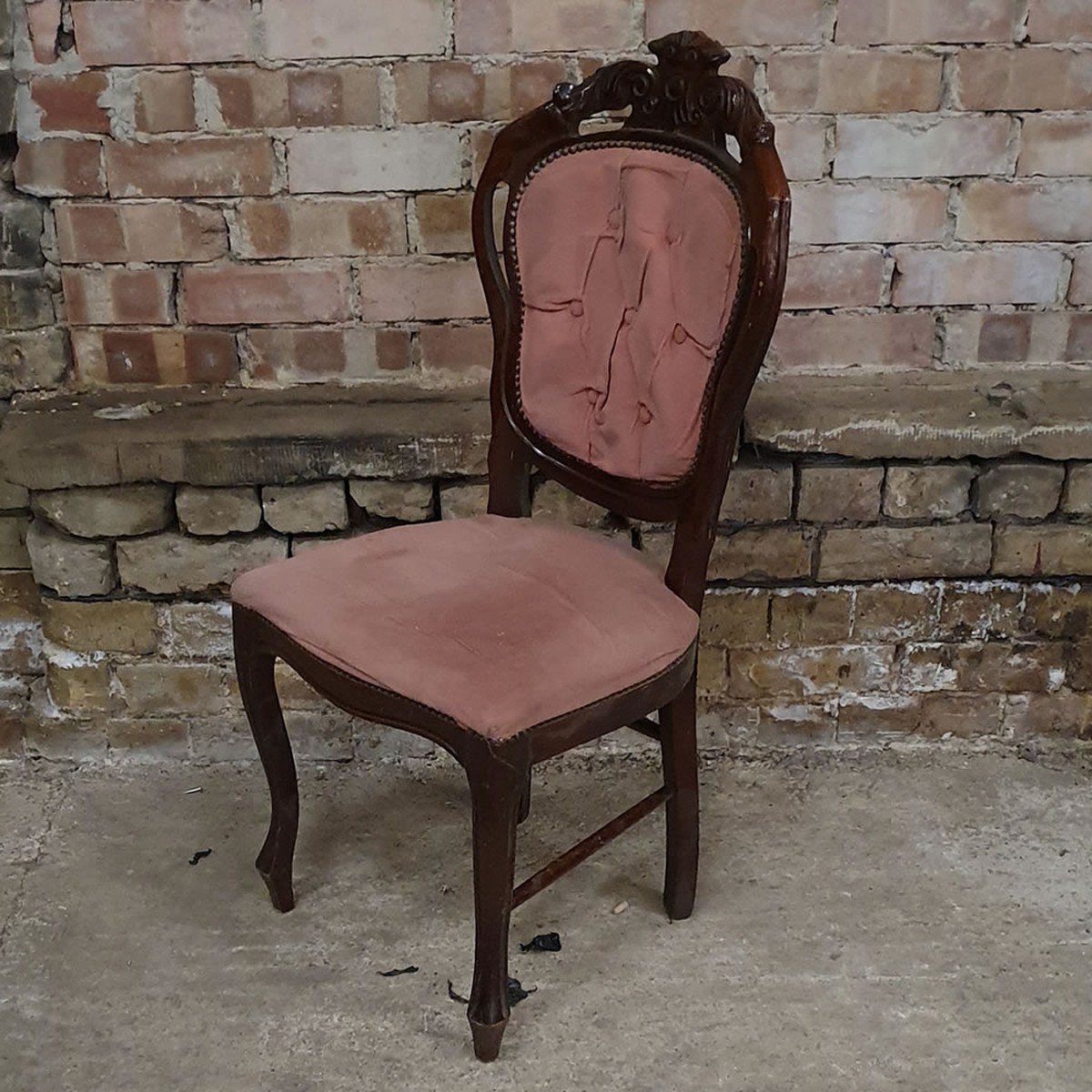 Secondhand Chairs and Tables Restaurant or Cafe Tables 8x Solid