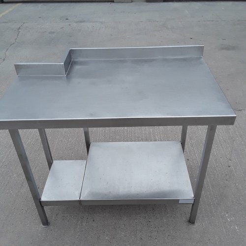 Stainless steel table with rebate