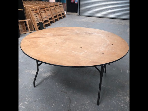5 foot round banqueting tables