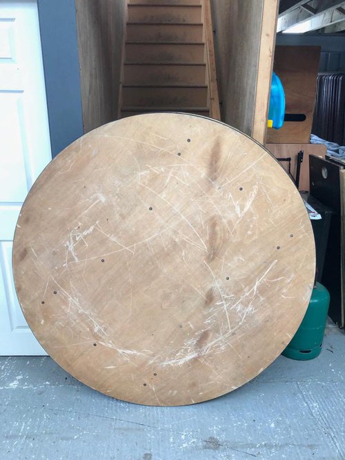 Round tables 5' with folding legs