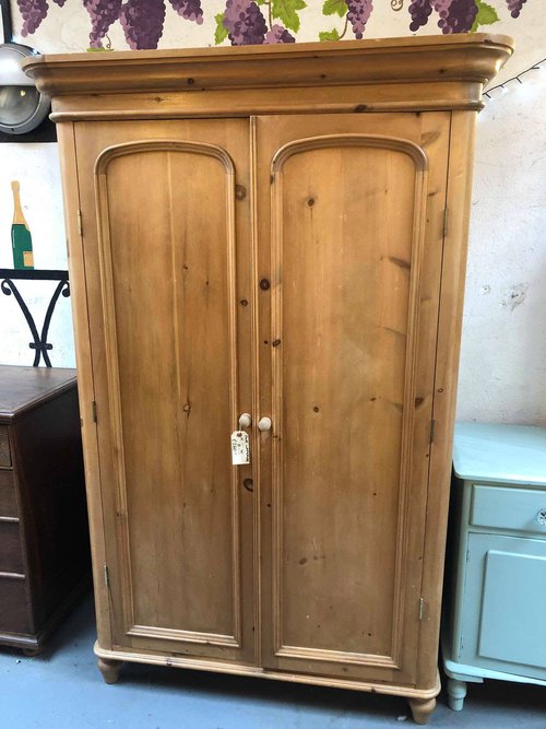 Late Victorian Pine Wardrobe Late Victorian Pine Wardrobe