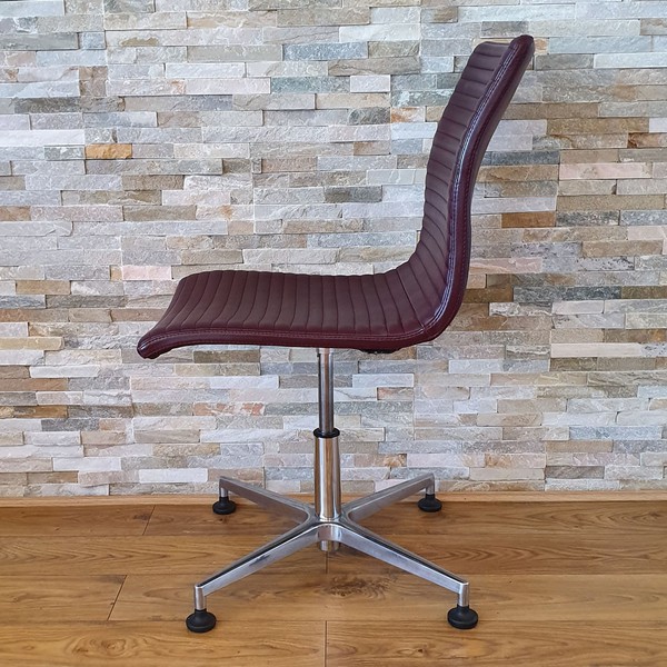 Secondhand desk chairs