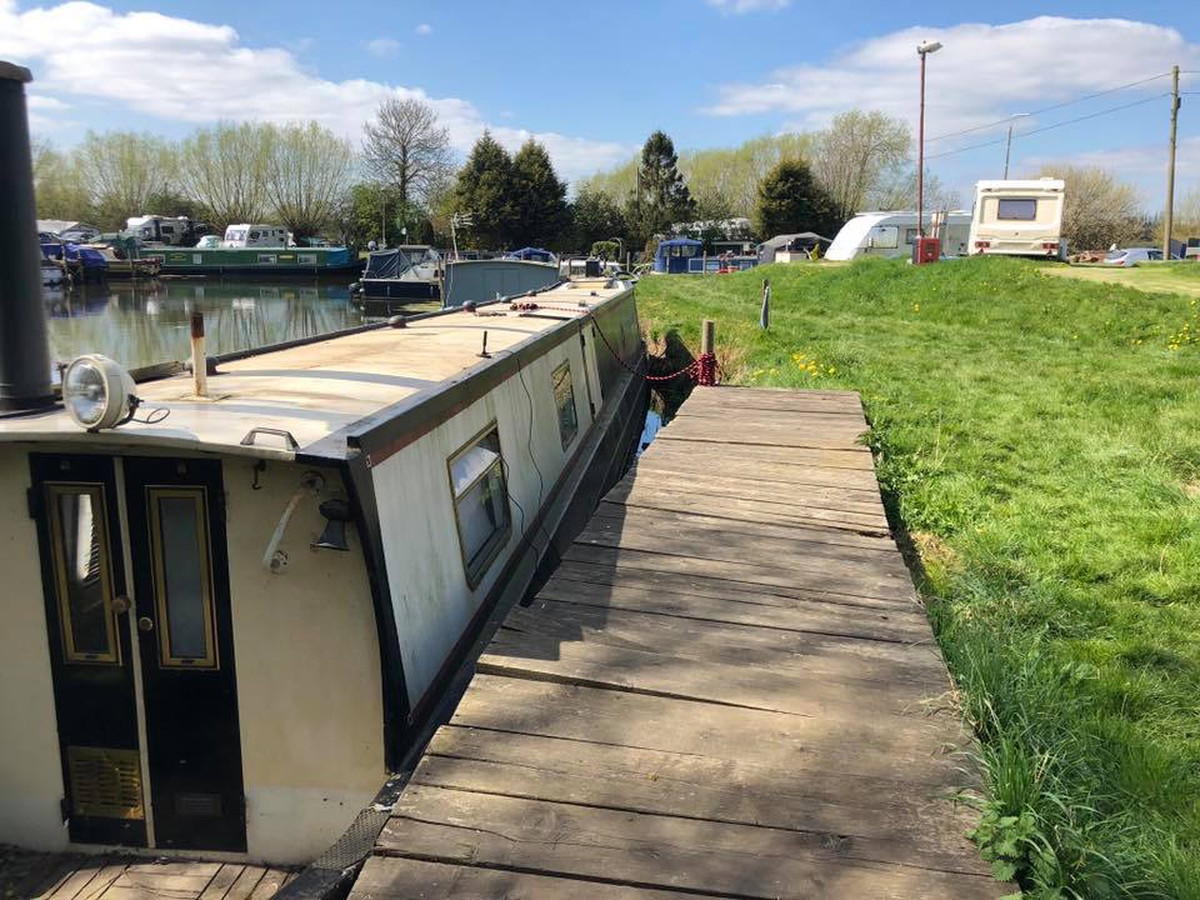 Floating Homes For Sale Narrowboats Narrowboat Build Year 2001 60 ft Trad Stern Barrow