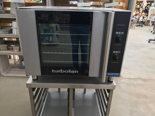 Blue Seal Turbofan Convection Oven E31D4 with Stainless Steel Stand Blue Seal Turbofan Convection Oven E31D4 with Stainless Steel Stand