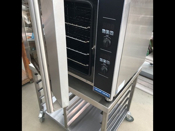 Blue Seal Turbofan Convection Oven E31D4 with Stainless Steel Stand