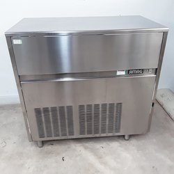 Ice maker