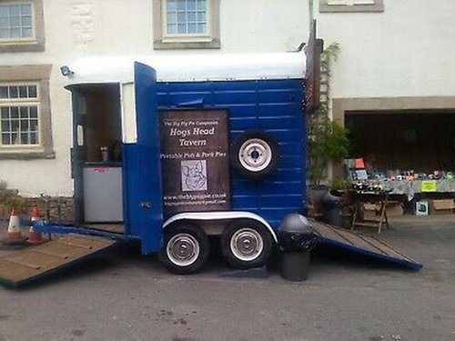 Pub / Bar Converted Horse Trailer Pub / Bar Converted Horse Trailer