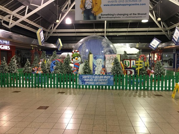 Secondhand Prop Shop | Christmas | Giant Globe Igloo (Ideal for Social