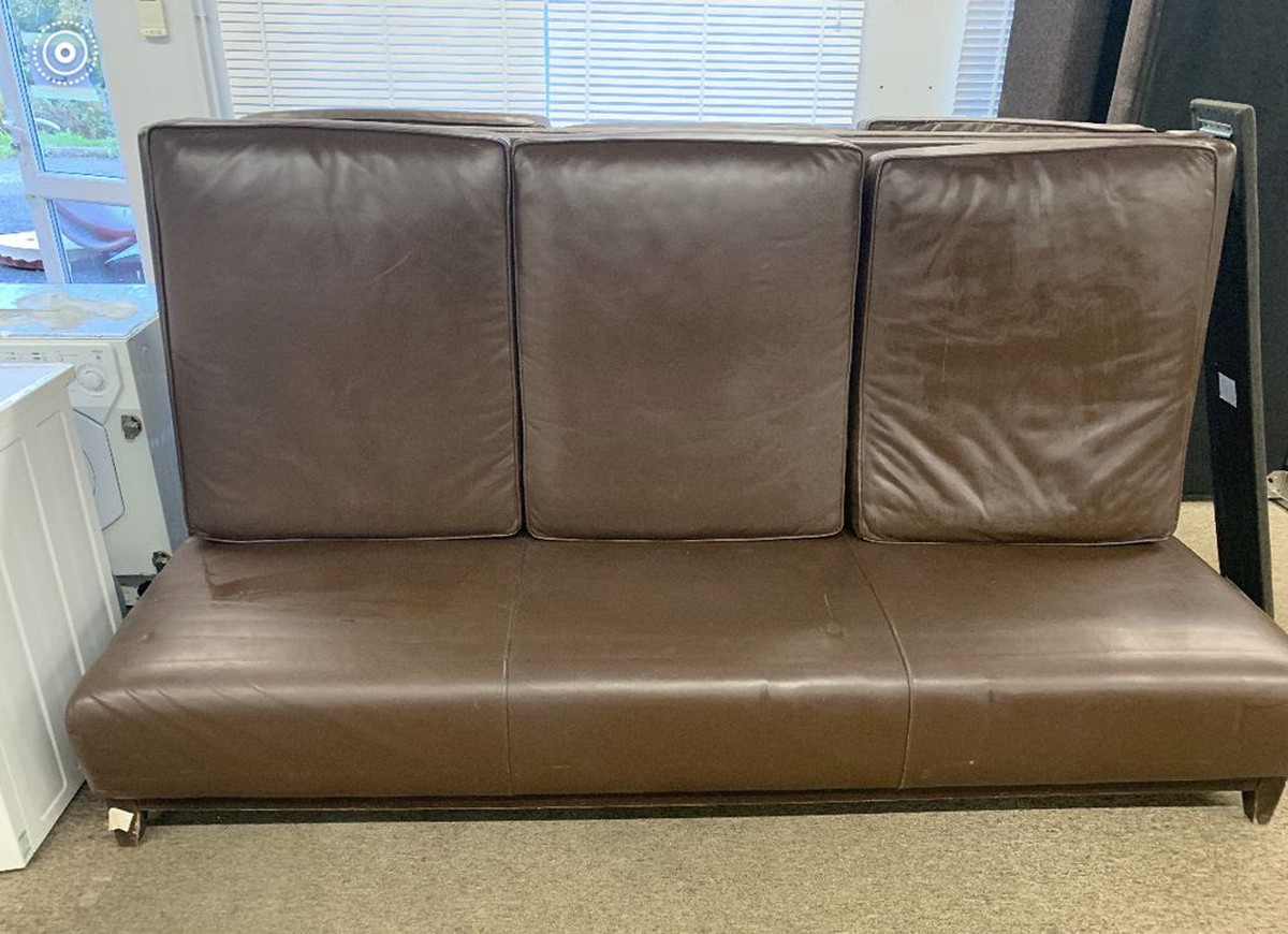 Secondhand Chairs and Tables Home Furniture 2x Pair Of Brown