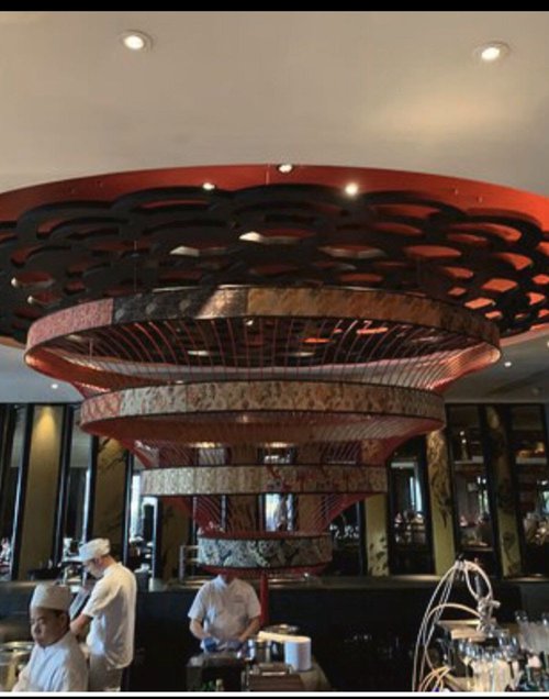 Stunning Bar Center Piece Stunning Bar Center Piece
