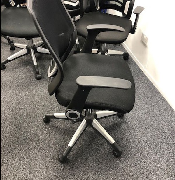 25x Office Mesh Back Chairs - West Drayton, Middlesex