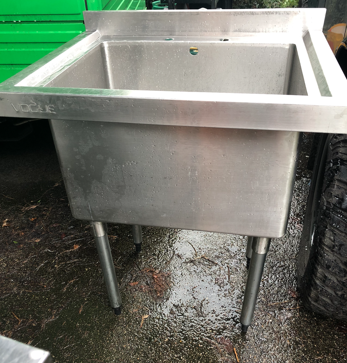 Secondhand Catering Equipment Single Sinks Vogue CE141 770mm Single